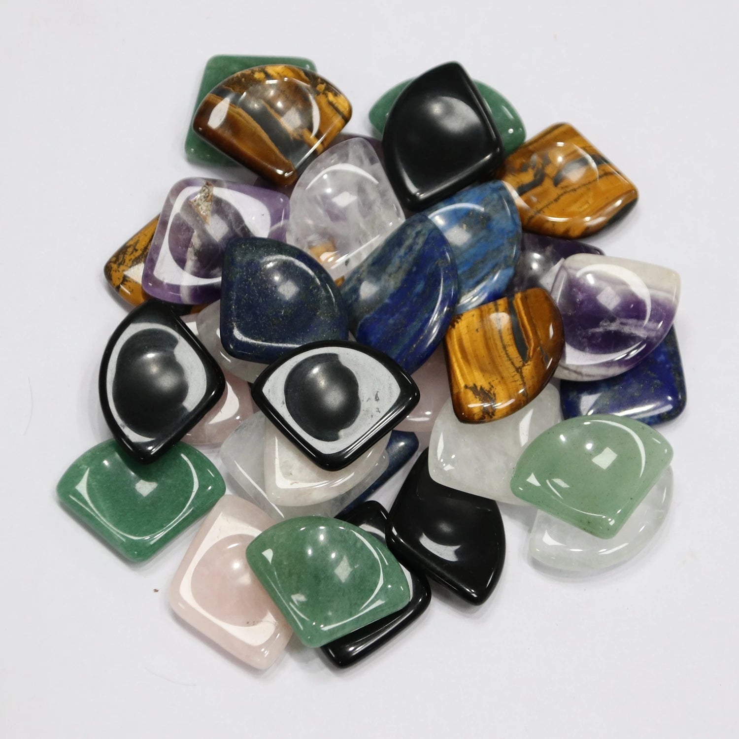 Natural Quartz Crystal Beauty Concave Triangular Worry Stone Finger Massager Healing Troubles Anxiety Elimination Scrape Therapy